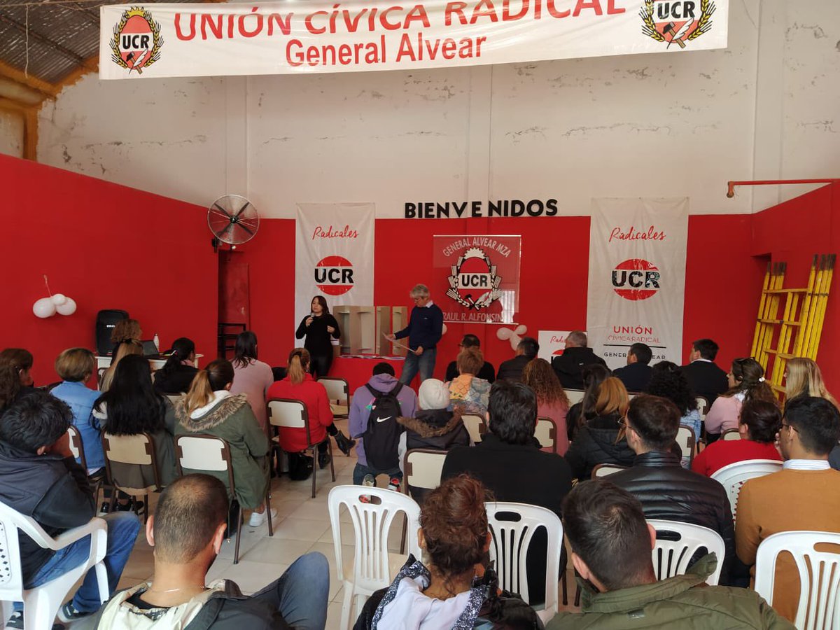AlvearGral's tweet photo. Hoy se realizó una capacitación sobre Boleta Única en el Comité Departamental 

Estuvieron presentes los legisladores Leonardo Viñolo, José Vilches y Evelin Pérez 

#capacitación #boletaúnica #ucr https://t.co/WLFsuiIYnV