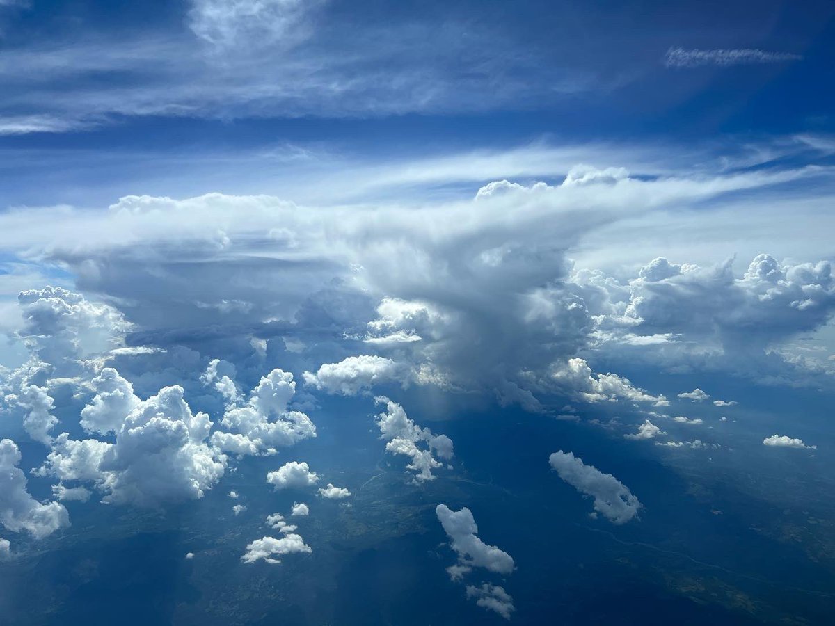 redsnail's tweet image. Just some weather to dodge around.