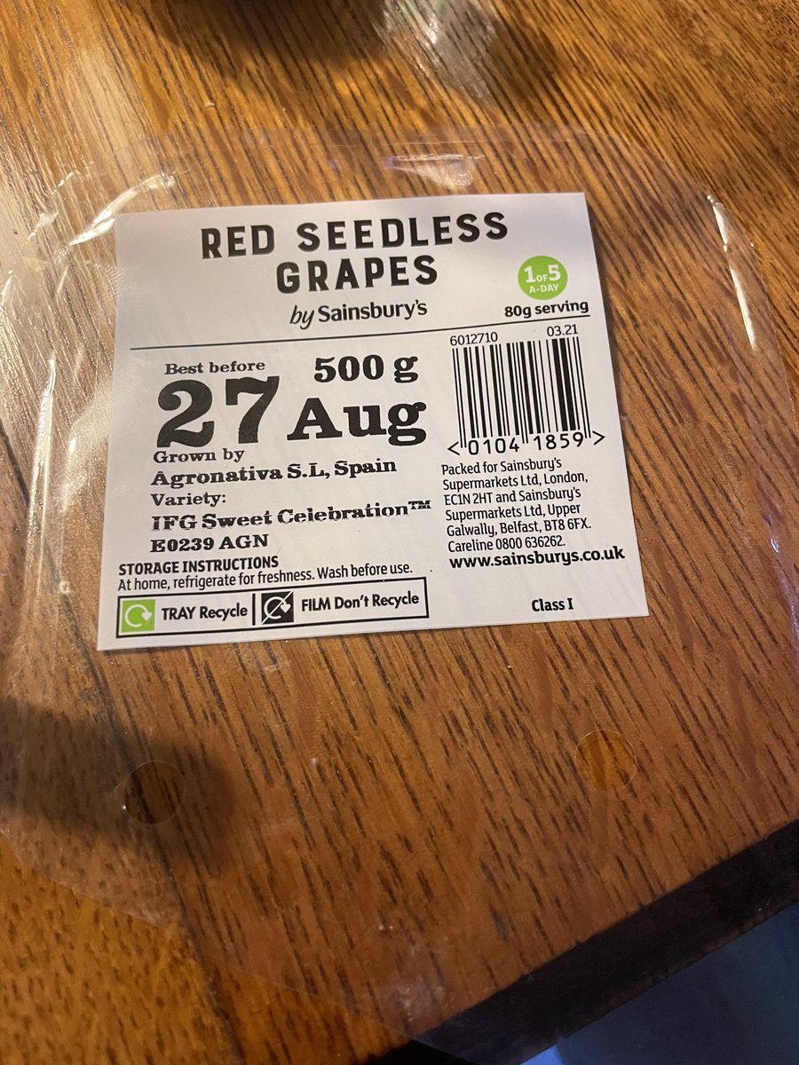 AlexxHowson's tweet photo. @sainsburys Awful lot of seeds in my seedless grape packet this evening… Only 5 grapes in and found 6 seeds!! https://t.co/xGK7V50CzO