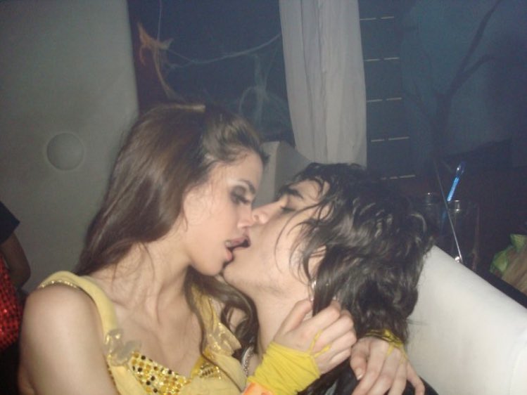 trolairbag's tweet photo. grande el pato sardelli chapando con lana del rey https://t.co/SISGS9Y0rq