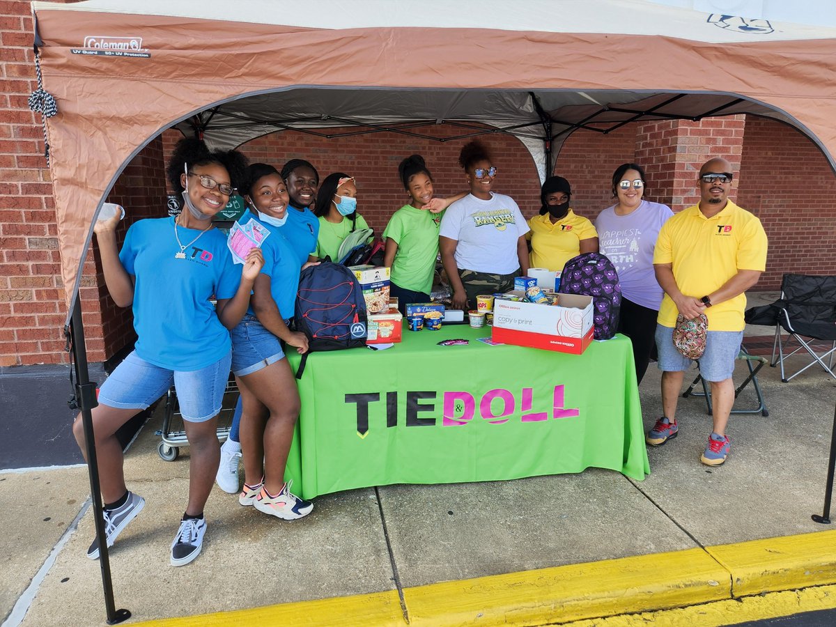DannellyElemen2's tweet photo. The Tie &amp;  Doll non profit organization is sponsoring the STUFF THE TRUCK event.  Dannelly  Elementary appreciates their partnership and contribution to our school. 
 #BackpackProgram #DannellyElementary #StuffTheTruck https://t.co/3cohgnIGBs