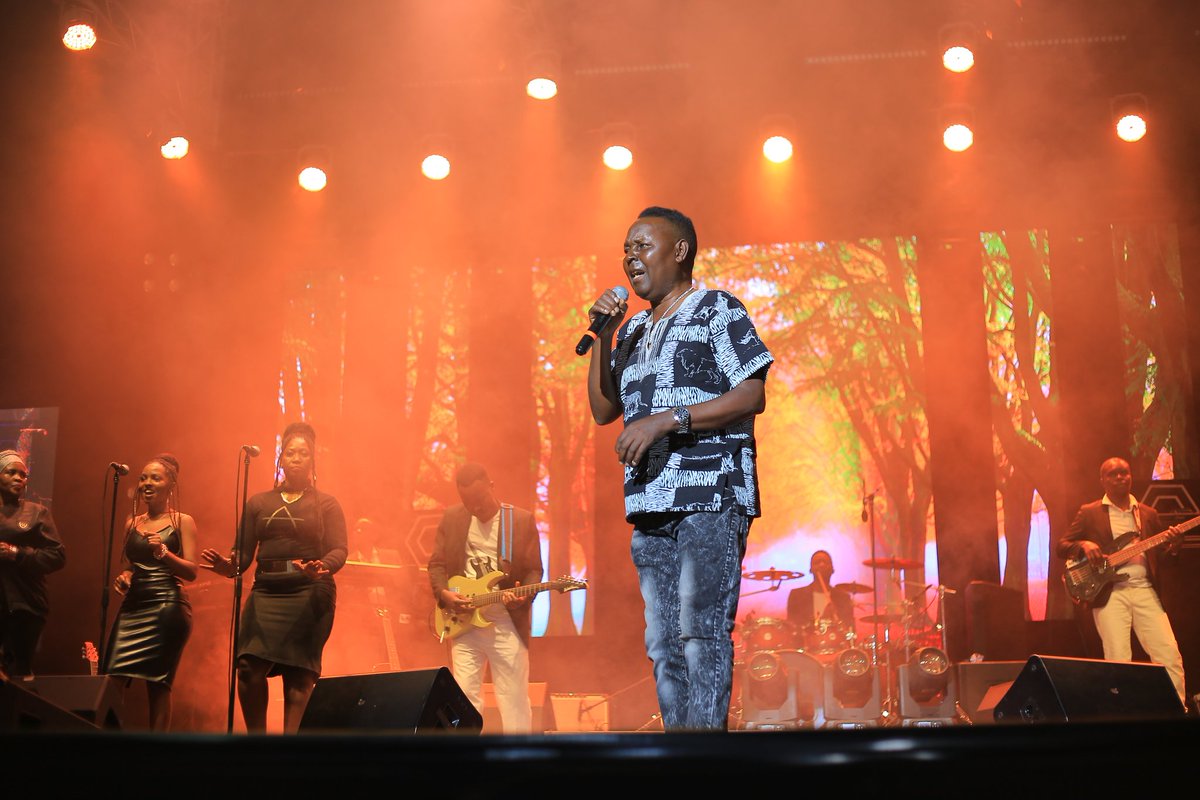 Legendsaliveug's tweet photo. The amazing legend #KabuyeSsemboga rocking the stage . #LegendsAliveUg, #MoniqueSeka, #rgConsult. 

Grooving with:@bukeddetv ,@newvisionwire , @PepsiUganda , @simbaradio , @nakaseromarket1#LegendsAliveUg, @RemmygiousL https://t.co/mvmrAoq4Kr