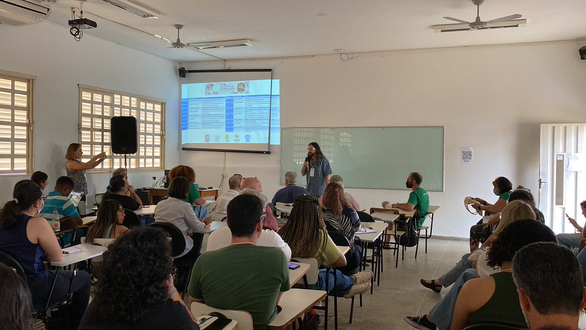 sbprimatologia's tweet photo. Iniciando o simpósio “Conservação de Primatas Neotropicais”.
Leandro Jerusalinsky e Russ Mittermeier realizando a abertura e a primeira fala.
#cbprim2022 #sbpr https://t.co/s7zrzyzzC3