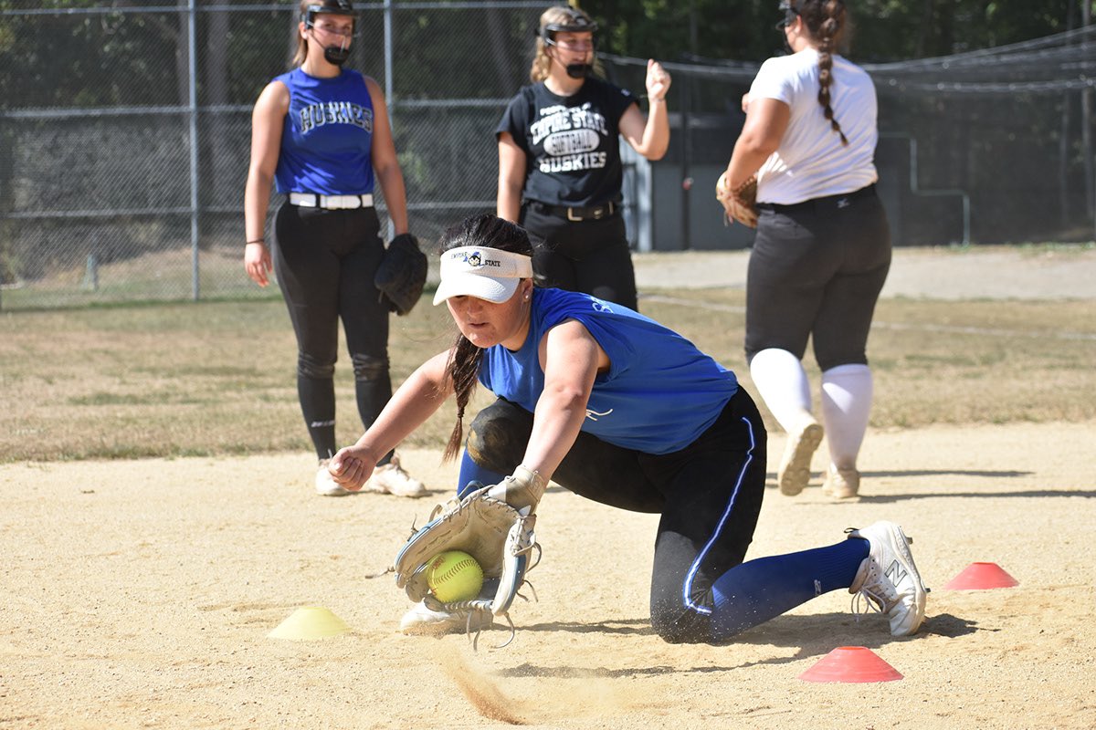 paigehotle's tweet photo. Had such a great first practice with @State14uNat !! Cant wait for the rest of the season!! 📸-@erinmchugh14 @EStateHuskies @Johnknopf10 @CoachJoeHuskies @IHartFastpitch @Los_Stuff @ImpactRetweets https://t.co/4R1AHhUm9X