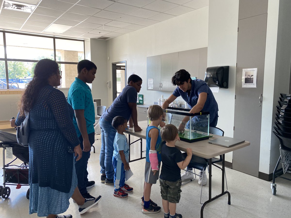 hannahbsolway's tweet photo. What an amazing day learning about sharks and whales, and their roles in the ocean ecosystem for NS Shark Week with @DiversityofNat! Such a great turn out! So inspiring to see the next generation of marine biologists! 🦈🐋🌊 #NSERC #StudentAmbassadors @NSERC_CRSNG https://t.co/xghr6BWiNF