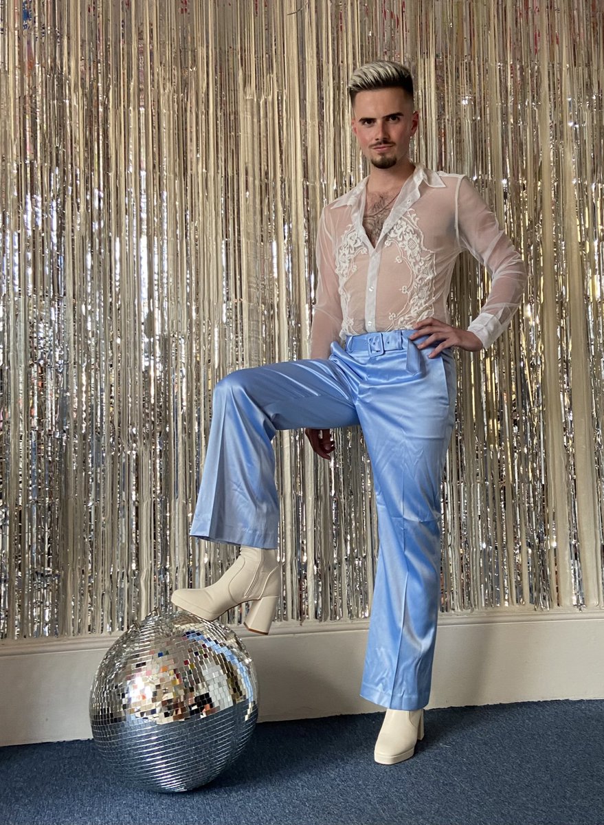 L D N _ L E W🦩S tweet media