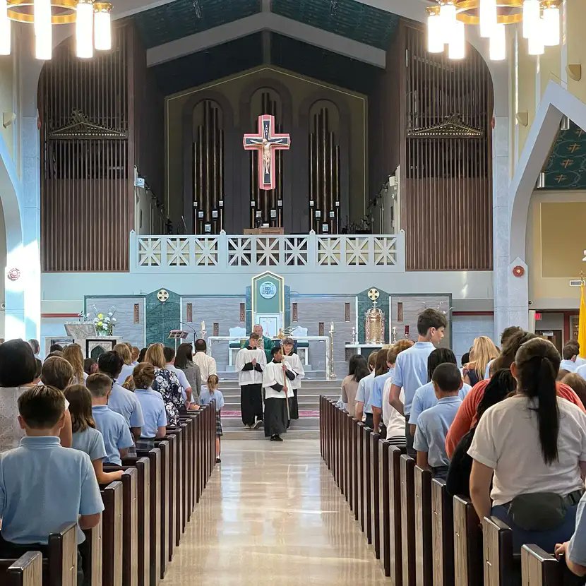 CathedralSTMVA's tweet photo. @STMSchoolVAUSA students are blessed to receive the Eucharist weekly acknowledging Jesus as our Master Teacher. @arlingtonOCS
#catholicschools #educatethewholechild #designedforMore https://t.co/0StdBcJrNk