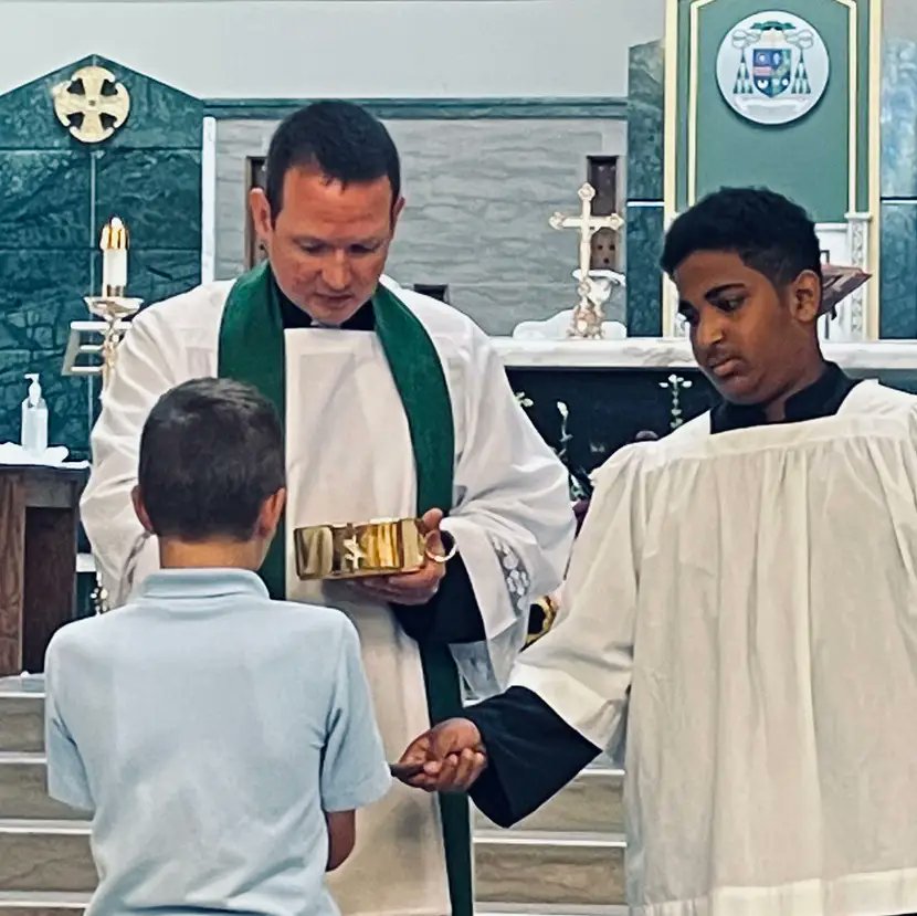 CathedralSTMVA's tweet photo. @STMSchoolVAUSA students are blessed to receive the Eucharist weekly acknowledging Jesus as our Master Teacher. @arlingtonOCS
#catholicschools #educatethewholechild #designedforMore https://t.co/0StdBcJrNk