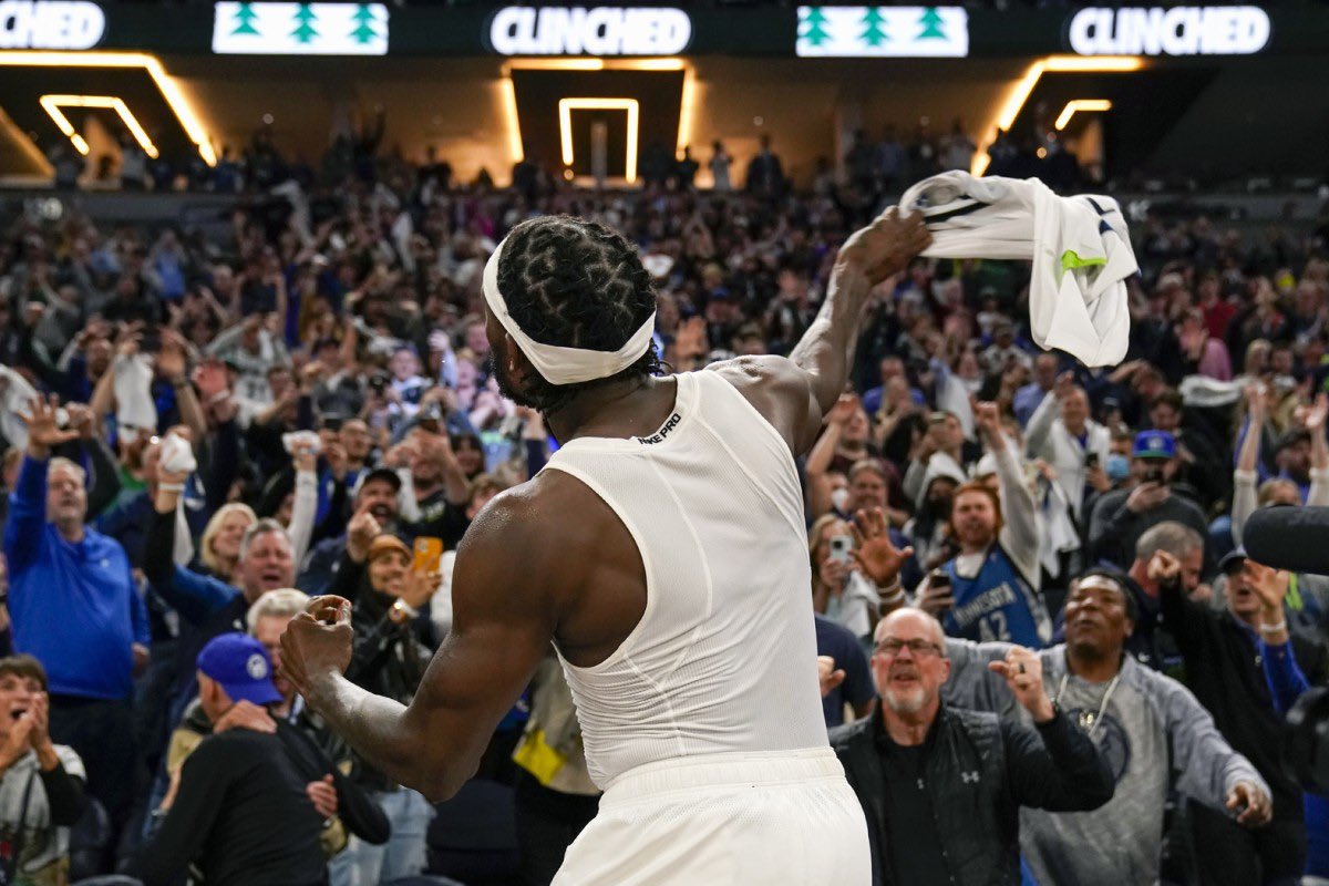 NBAMemes's tweet photo. Coming off a championship, Patrick Beverley will definitely show the Lakers what it takes to win https://t.co/F5j32G0fnV
