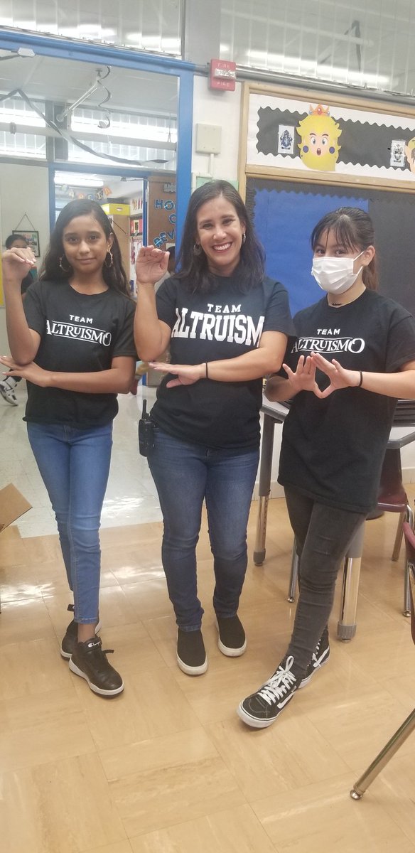 Jensaenz_17's tweet photo. Our Culture and Climate team blew the roof off the school with the energy they brought to the House Reveal for our 3rd graders and new Colts! We are in different houses but we're one for all and all for one! #cultureiskey #coltsquad #TeamAltruismo https://t.co/g0JCuin1V0