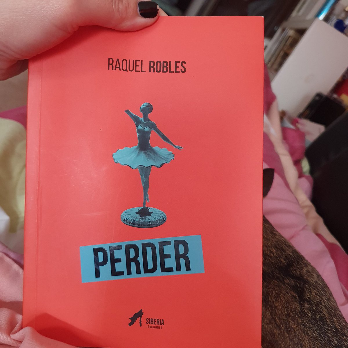 lacorderoes's tweet photo. "Perder" de Raquel Robles . Maravilloso , por momentos desgarra .
" Porque de la tarea de vivir no se puede huir del todo " (como dice Marta Dillon en el prólogo ) @SiberiaEdic https://t.co/O6rTwuZtuG
