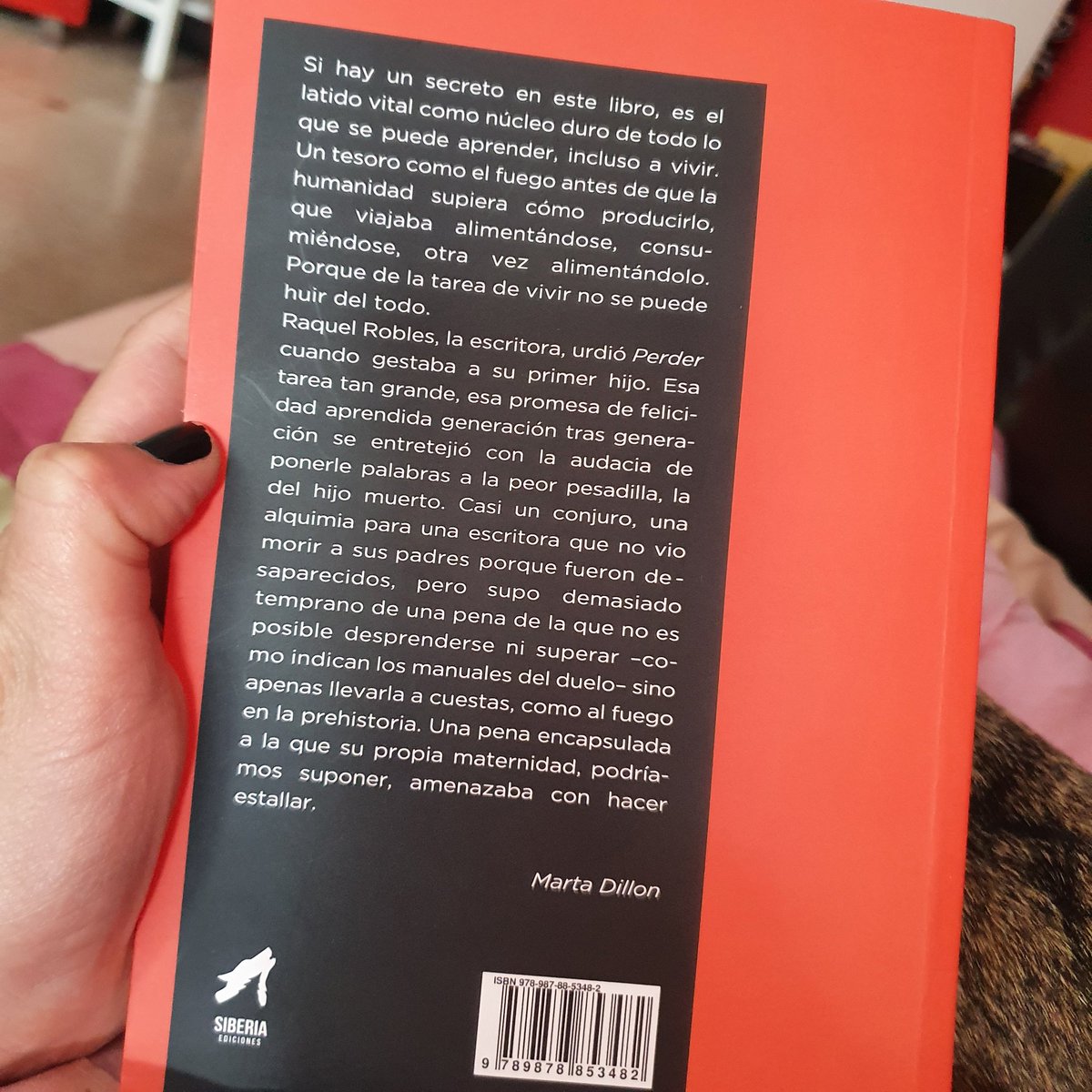 lacorderoes's tweet photo. "Perder" de Raquel Robles . Maravilloso , por momentos desgarra .
" Porque de la tarea de vivir no se puede huir del todo " (como dice Marta Dillon en el prólogo ) @SiberiaEdic https://t.co/O6rTwuZtuG