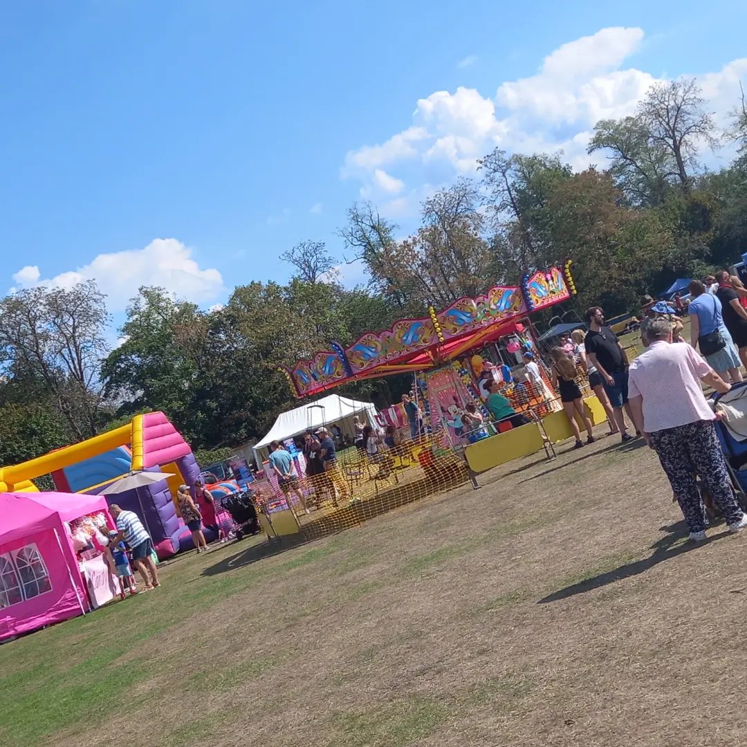 eghamroyalshow's tweet photo. Had a great show today!
Looking forward to another day tomorrow!
#eghamroyalshow #HorticultureShow #agricultureshow #surreyshows #familyfunuk #familydayout #familyfun https://t.co/B5kgPOLqFz
