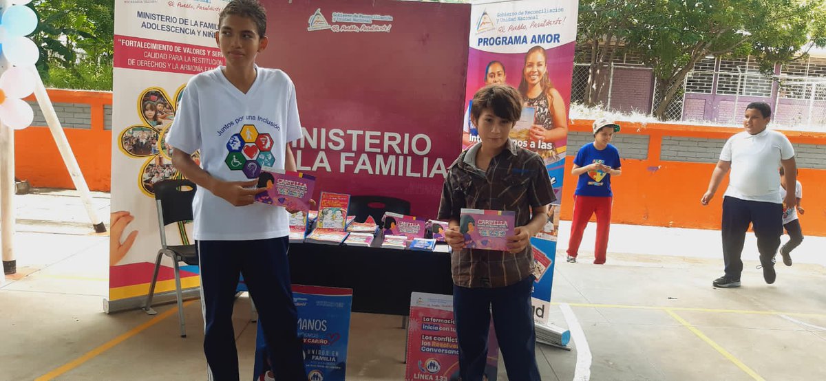 MifamManagua's tweet photo. #Managua │#DistritoTres
✅Celebramos juntos el día de la persona con♿ discapacidad en el Centro de Educación Especial Melania Morales, mediante un stand informativo sobre la Cartilla Mujer👩🦰🌺,Derechos,Leyes⚖️y Mecanismos de Denuncia📣para la Prevención del Femicidio
#Nicaragua https://t.co/PktosZw3Zj