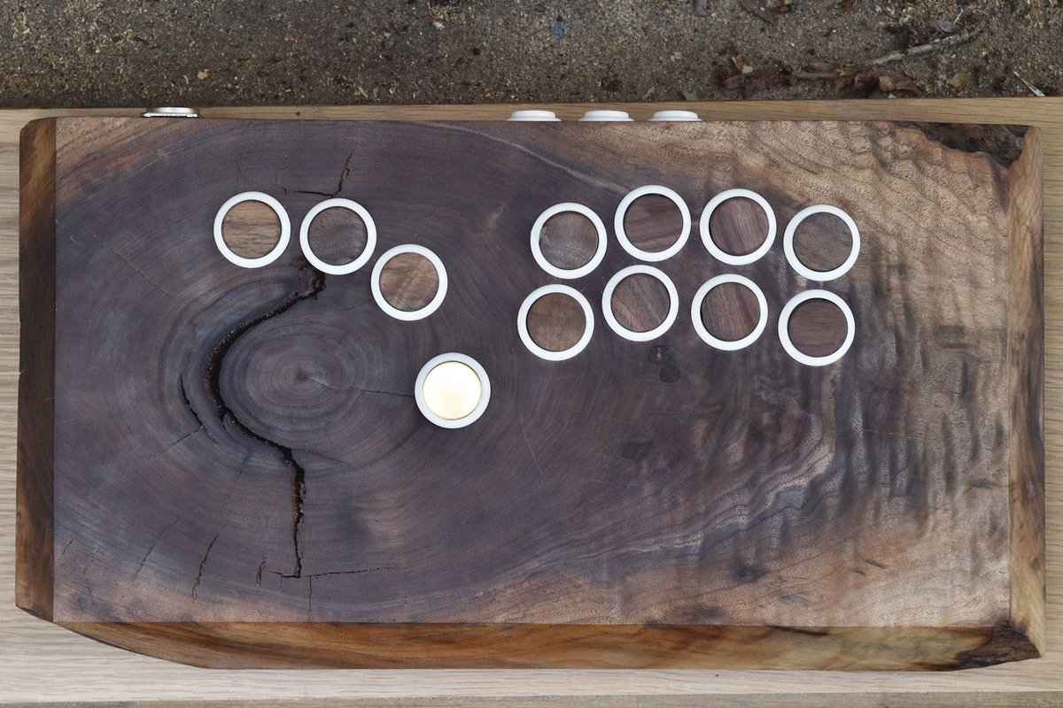 im also proud as fuck abt this one. quartersawn walnut goes insane. wood buttons go insane. i go insane