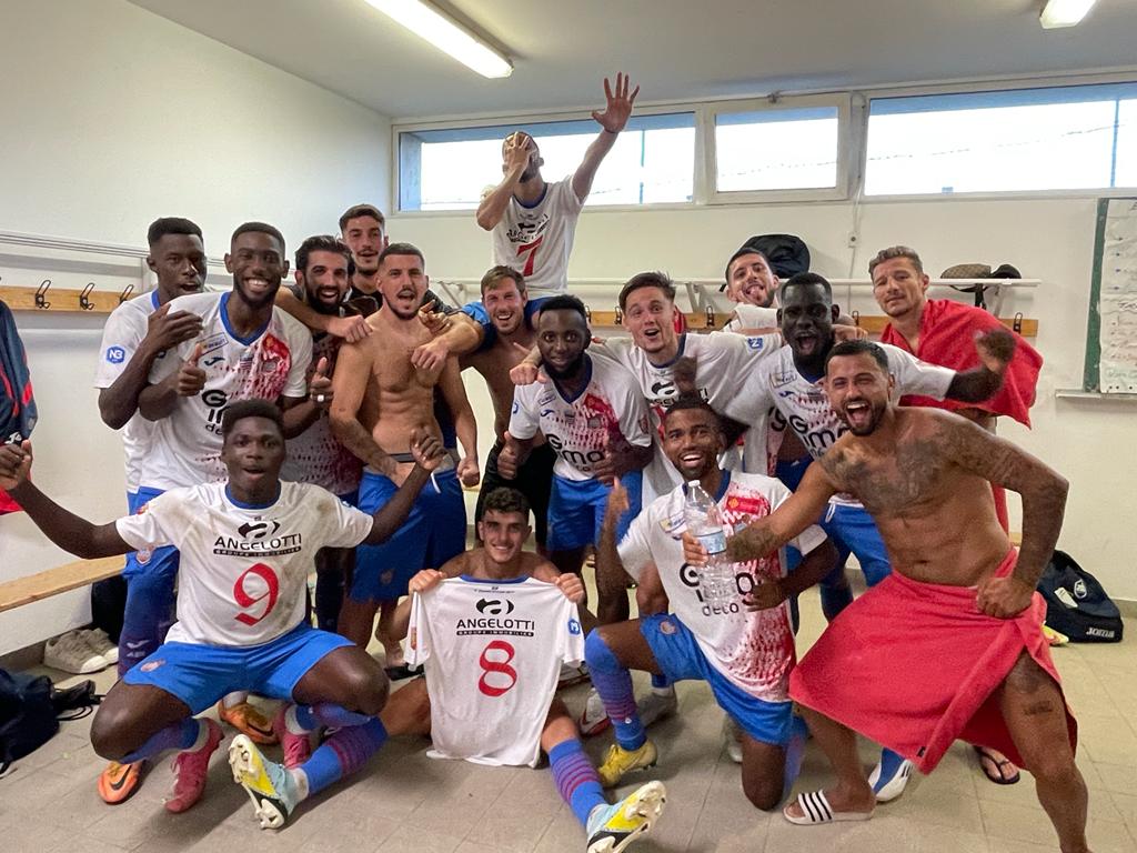 ASBeziersFoot's tweet photo. [#N3] C'est terminé à Balma, l'ASB s'impose 1 à 0 ✌️

⚽ #BSCASB

🔵🔴 #TeamASB https://t.co/ugXjwKXkNZ