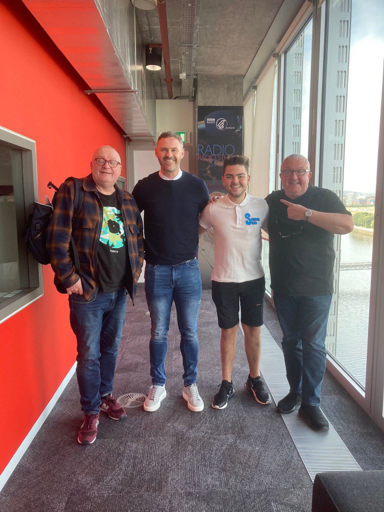 Samuels_Smile's tweet photo. Had a smashing afternoon over on off the ball, thanks again to the guys over having me on and spreading the word about the charity and our big night coming up! You can listen to it down below!!! Enjoy the rest of your weekend folks👍🏼! #SprradTheSMILE https://t.co/1qLgXBb5sW