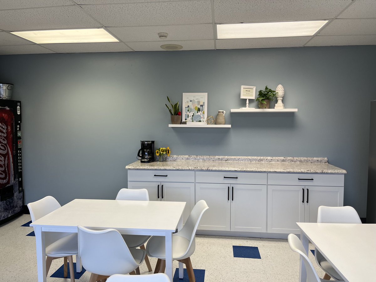 westsalem1's tweet photo. A heartfelt thank you goes out to our amazing PTA for renovating our Teacher’s Lounge to share fellowship with one another, share a meal, etc; Jamie McKibben shared her design talent and diligent work that truly made this space so special for our West Salem Community! ❤️ #west70 https://t.co/oG4fnyubjh