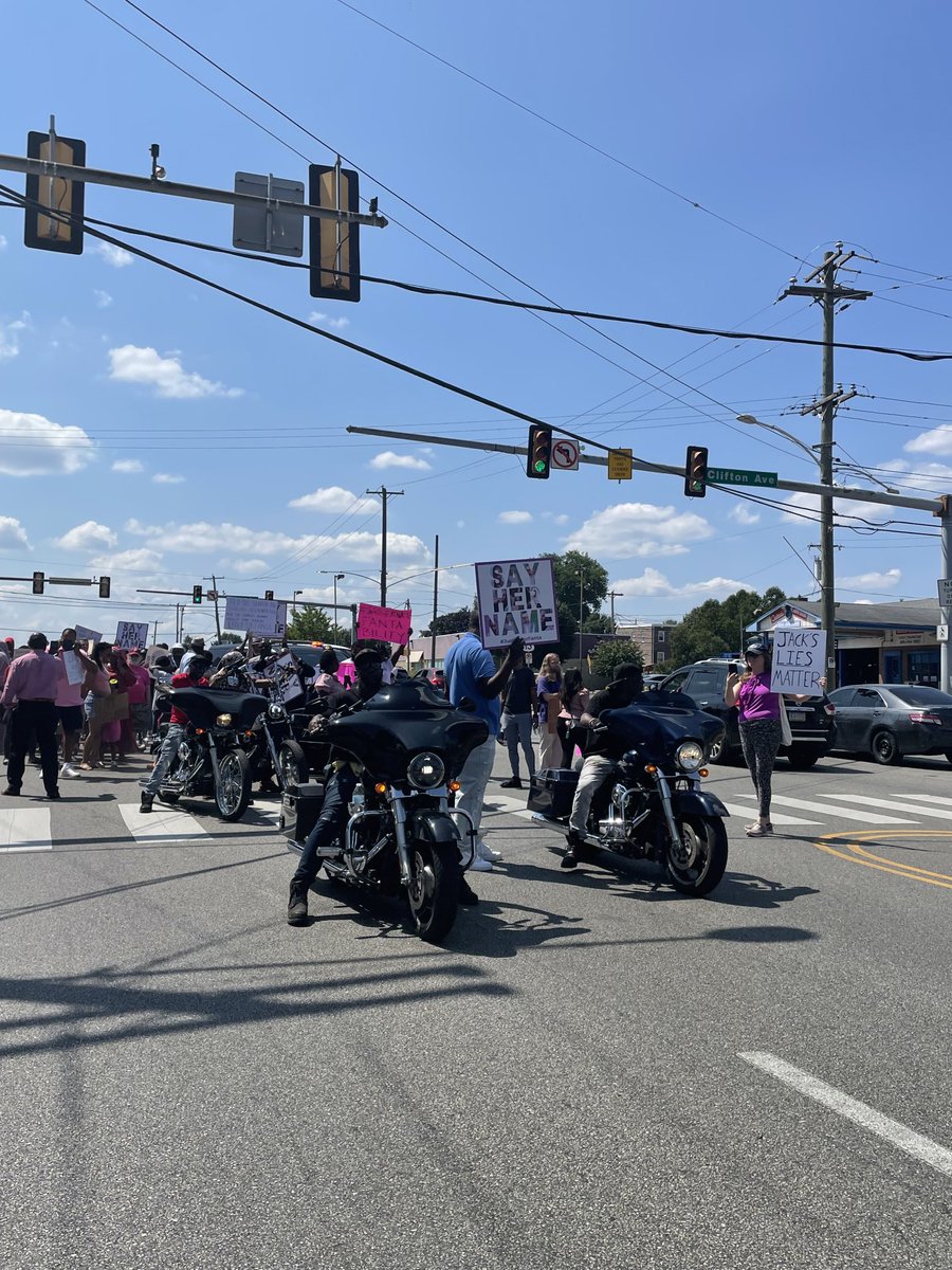 dtbusiness's tweet photo. Marchers walk along Chester Pike in #sharonhill on the year anniversary of the shooting death of 8-year-old Fanta Bility #justiceforfantability #fantability https://t.co/RB3yvkr9da