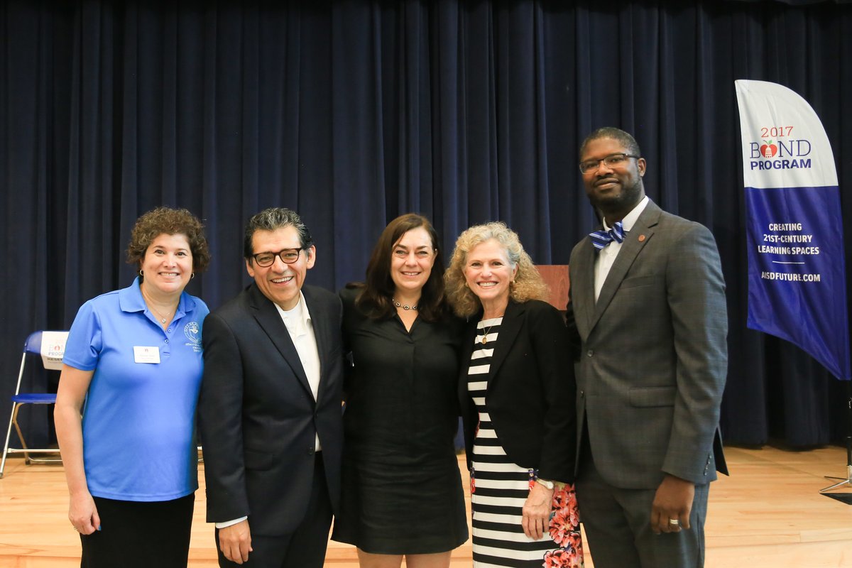 AISDSuptMays's tweet photo. ¡Esta semana, celebramos la gran inauguración de la nueva y modernizada Escuela Primaria Casis! ¡Fue increíble escuchar el orgullo Cougar de nuestros estudiantes! Animo a todos a conocer más acerca los proyectos propuestos en el Bono de 2022 visitando: https://t.co/9V7ZTCHdSX https://t.co/TwlbJIueby