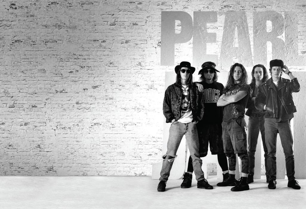 JeffAmentsArmy's tweet photo. #TenWeek
For the big #PJNerds:
The Beatles song, "I've Got a Feeling" was recorded in early Mookie sessions, and was included on the first "Alive" promotional CD released by the band.
More in pics.
📷 @lancemphoto
#pearljam #mookieblaylock #ivegotafeeling https://t.co/jsVyhjG5ig