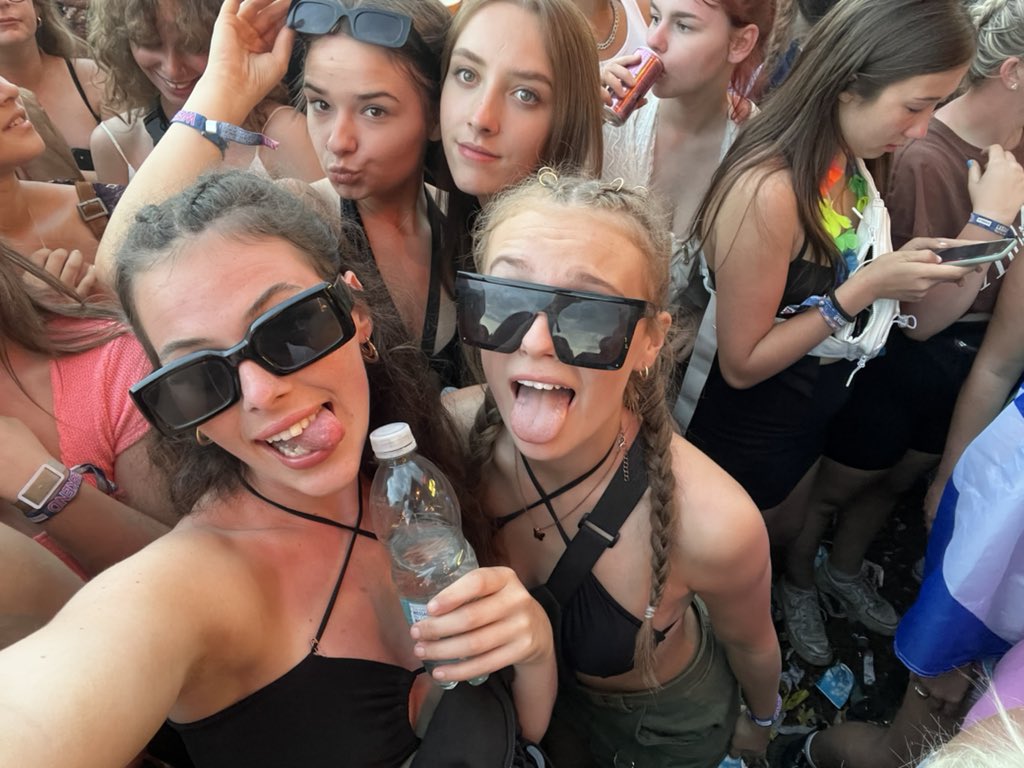 Lily-May Broadhead tweet media