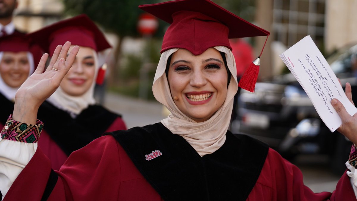 HTUjo's tweet photo. لقطات من حفل تخريج الفوج الثاني من طلاب جامعة الحسين التقنية، إحدى مبادرات مؤسسة ولي العهد - Crown Prince Foundation
#HTU2022
#Calssof2022
#المستقبل_يبدأ_هنا
#تعليم_تقني #الاردن #شباب https://t.co/zqDml14GcE