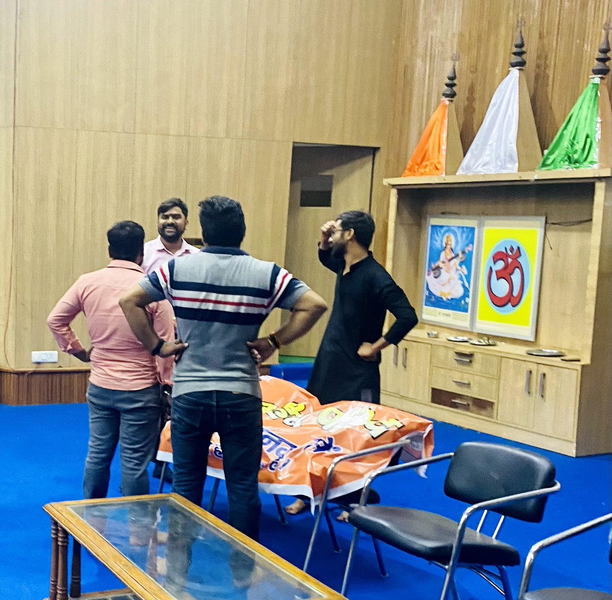 vhpnoida's tweet photo. दिनांक: 28 अगस्त 2022 को होने वाले विश्व हिंदू परिषद के 58वें स्थापना दिवस की तैयारी पूर्ण हुई। नोएडा में रहने वाले सभी हिन्दू भाई अधिक से अधिक संख्या में भाऊराव देवरस विद्या मन्दिर, सेक्टर 12 में पहुँचकर क्षेत्र संगठन मंत्री माननीय सोहन सोलंकी जी को सुनने का अवसर प्राप्त करें॥ https://t.co/vaUd7lVH8f