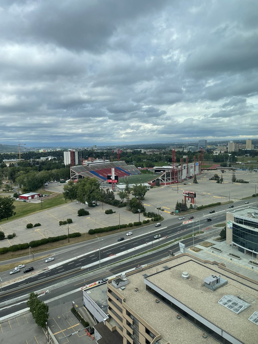 efrans's tweet image. The view from my daughter’s dorm room…
I approve!!