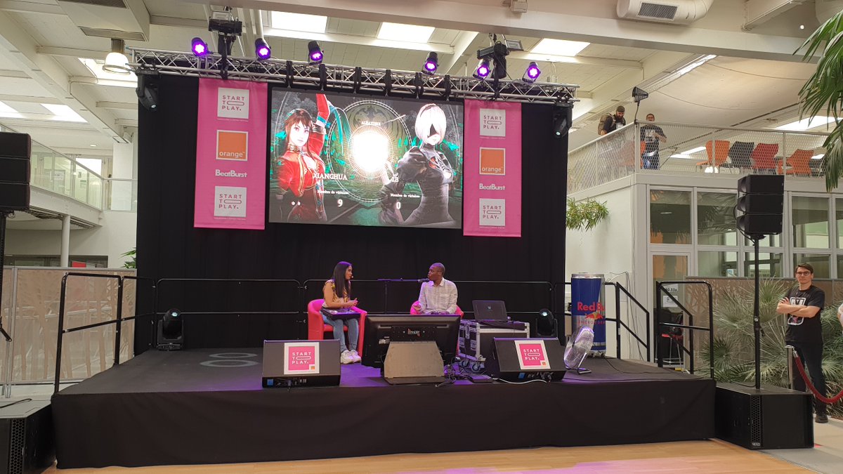 Elleinatre's tweet photo. ➡️#Strasbourg #today @Kayane sur la scène du @Festival_STP a mis une sacrée rouste à quelques #joueurs #téméraires #gaming #eSport #thePlace2Be #STPLAY2022  #StartToPlay 
#jouer #GoodWibes @Festival_STP avec @OrangeGrandEst 
Vous pouvez encore y aller demain #CCIcampus https://t.co/Hl0gSiBPvs