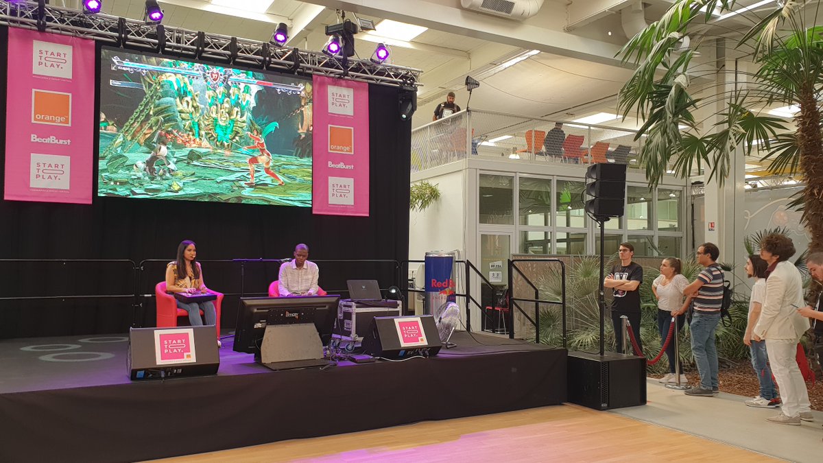 Elleinatre's tweet photo. ➡️#Strasbourg #today @Kayane sur la scène du @Festival_STP a mis une sacrée rouste à quelques #joueurs #téméraires #gaming #eSport #thePlace2Be #STPLAY2022  #StartToPlay 
#jouer #GoodWibes @Festival_STP avec @OrangeGrandEst 
Vous pouvez encore y aller demain #CCIcampus https://t.co/Hl0gSiBPvs
