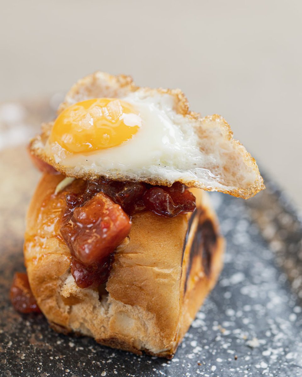 🍳 𝙼𝚒𝚗𝚒 𝚋𝚛𝚒𝚘𝚌𝚑𝚎 𝚌𝚘𝚗 𝚝𝚊𝚛𝚝𝚊𝚛 𝚍𝚎 𝚊𝚝𝚞́𝚗 𝚢 𝚑𝚞𝚎𝚟𝚘 𝚍𝚎 𝚌𝚘𝚍𝚘𝚛𝚗𝚒𝚣

¿Cuántos de estos te comerías? Consulta la carta en nuestra web alcaravanrestaurante.es