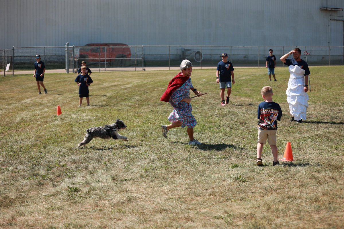 USACNation's tweet photo. Who's your favorite driver turned kickball player?😉
These guys & girls had a blast playing kickball! A little warmup before tonight's finale gets started. If you can't make it trackside, tune in LIVE on @floracing!
@amsoilinc | @nosenergydrink | @gsp_northamerica | @cookout https://t.co/f9HhSZOuMU