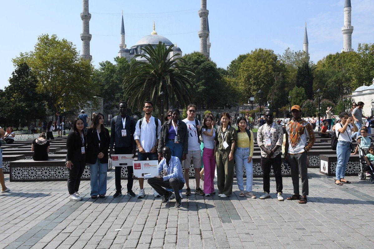TBB's tweet photo. #LOCALINTERNational 2022 completed with Istanbul city tour.
In the last day program, the historical peninsula was visited. Certificates were given to the participants after the traditional gala dinner and the Bosphorus tour. https://t.co/c6RW4E153v