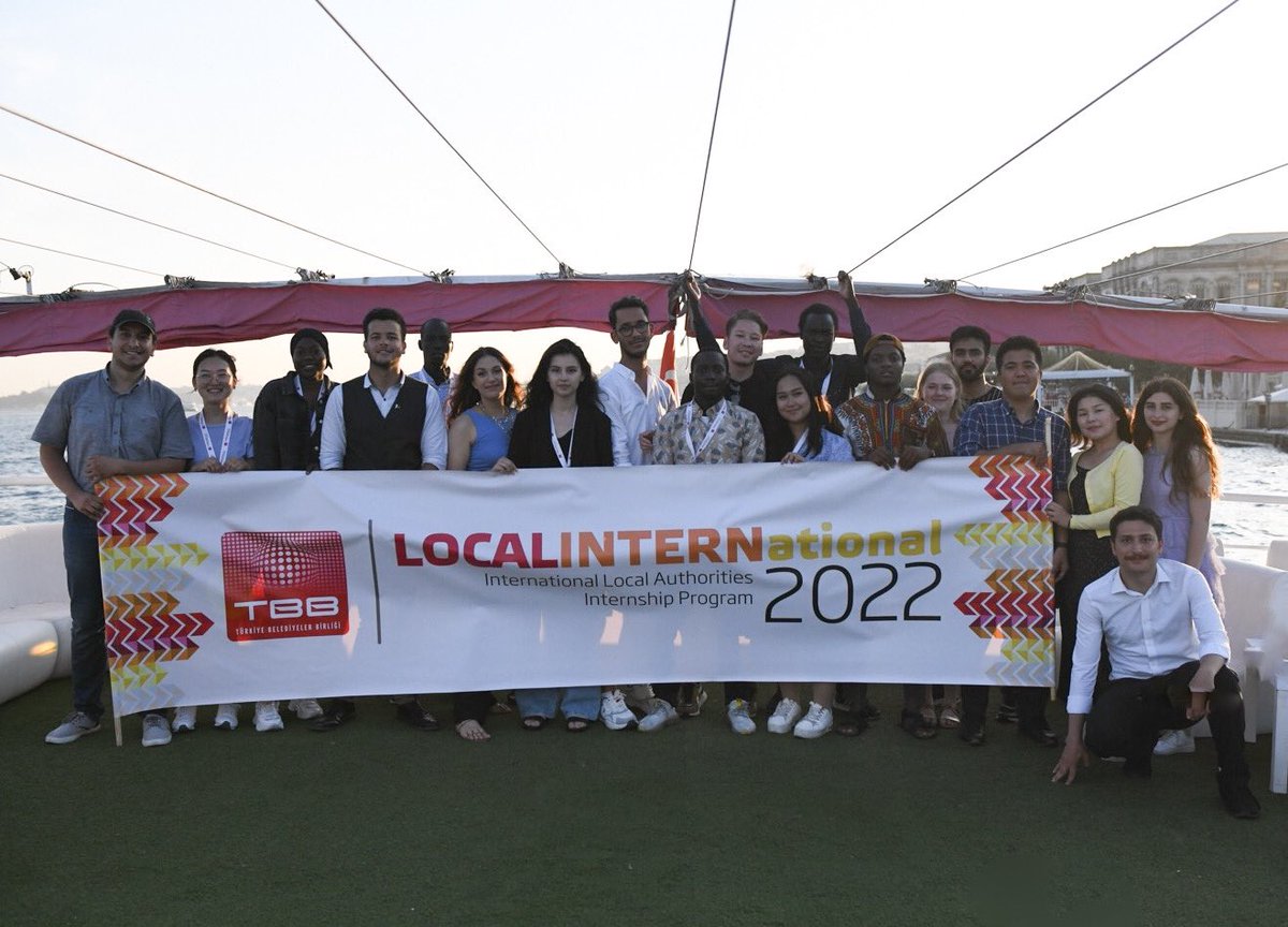 TBB's tweet photo. #LOCALINTERNational 2022 completed with Istanbul city tour.
In the last day program, the historical peninsula was visited. Certificates were given to the participants after the traditional gala dinner and the Bosphorus tour. https://t.co/c6RW4E153v