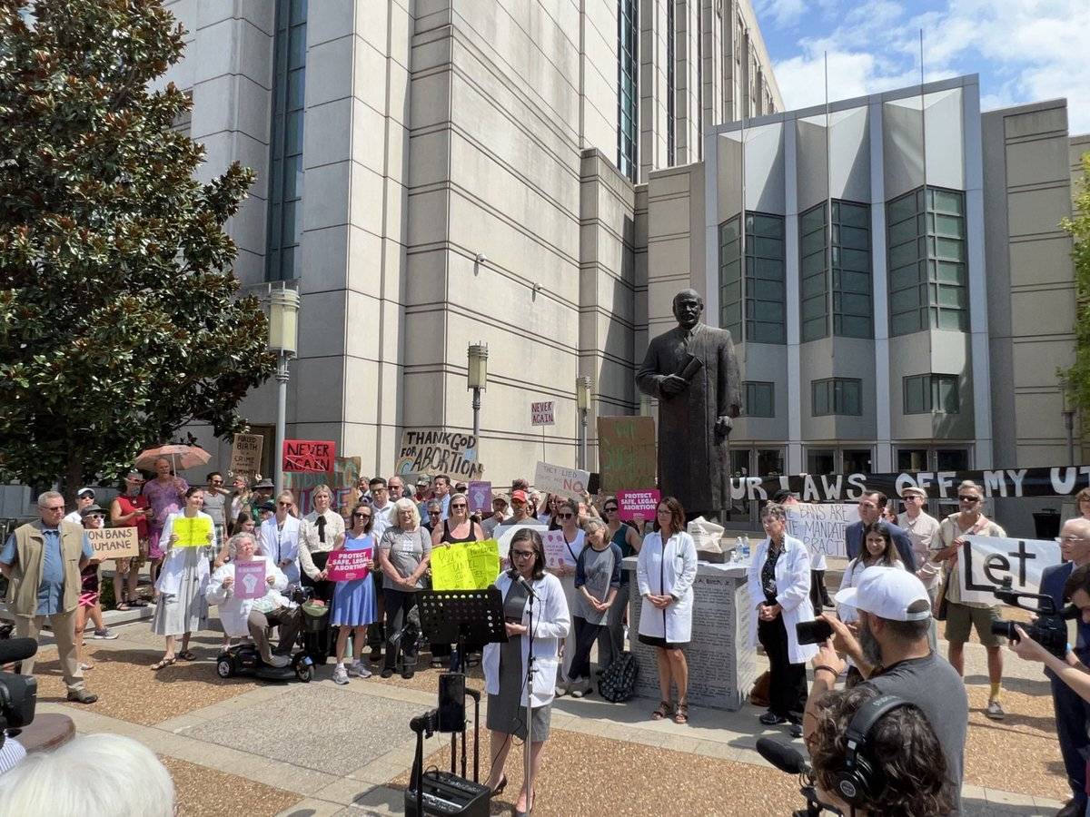 jasonbmartin's tweet photo. .@GovBillLee’s Trigger Law is government overreach - it takes away the right to privacy and bodily autonomy. Reproductive freedom should be a choice that is left to a woman. Every Tennessean needs to know that Gov. Lee made abortion illegal with no exception for rape or incest. https://t.co/0868j8dygm