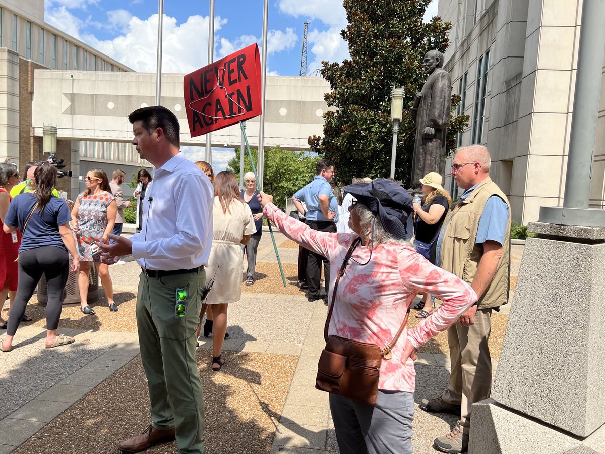 jasonbmartin's tweet photo. .@GovBillLee’s Trigger Law is government overreach - it takes away the right to privacy and bodily autonomy. Reproductive freedom should be a choice that is left to a woman. Every Tennessean needs to know that Gov. Lee made abortion illegal with no exception for rape or incest. https://t.co/0868j8dygm