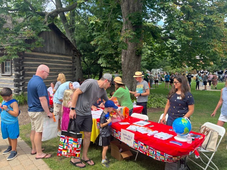 ahml's tweet photo. Weโre having a great time at #HeritageFest today! Weโre at @ahhistorical at 110 W. Fremont St. from now through 4 pm. Enjoy performances, food & more. You can even meet @ahml staff & get a #OneBookOneVillage origami bookmark craft. Presented w/@ahparkdistrict & @ArlingtonHtsGov https://t.co/dYn2FLWXxp