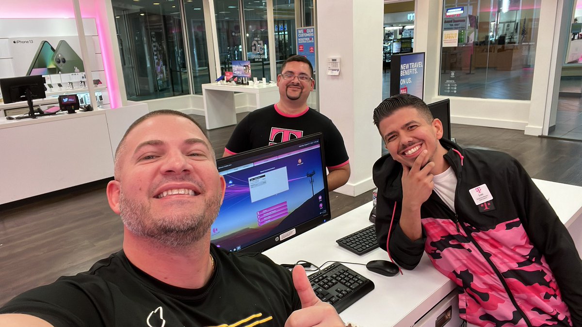 Getting it in on #SalesSaturday in the trenches with my squad! #GetOffTheCouchandSellSomething @GPMobilellc @stevebitto