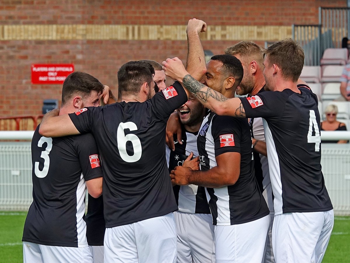 sholingfc's tweet photo. 📸⚽️🔥 The James Ward-Prowse celebration from @Charliewag_ after scoring his first of the season today.  Wags was also named our Man of the Match 🙌

#uptheboatmen ⚫️⚪️ https://t.co/50YZhrfaTI