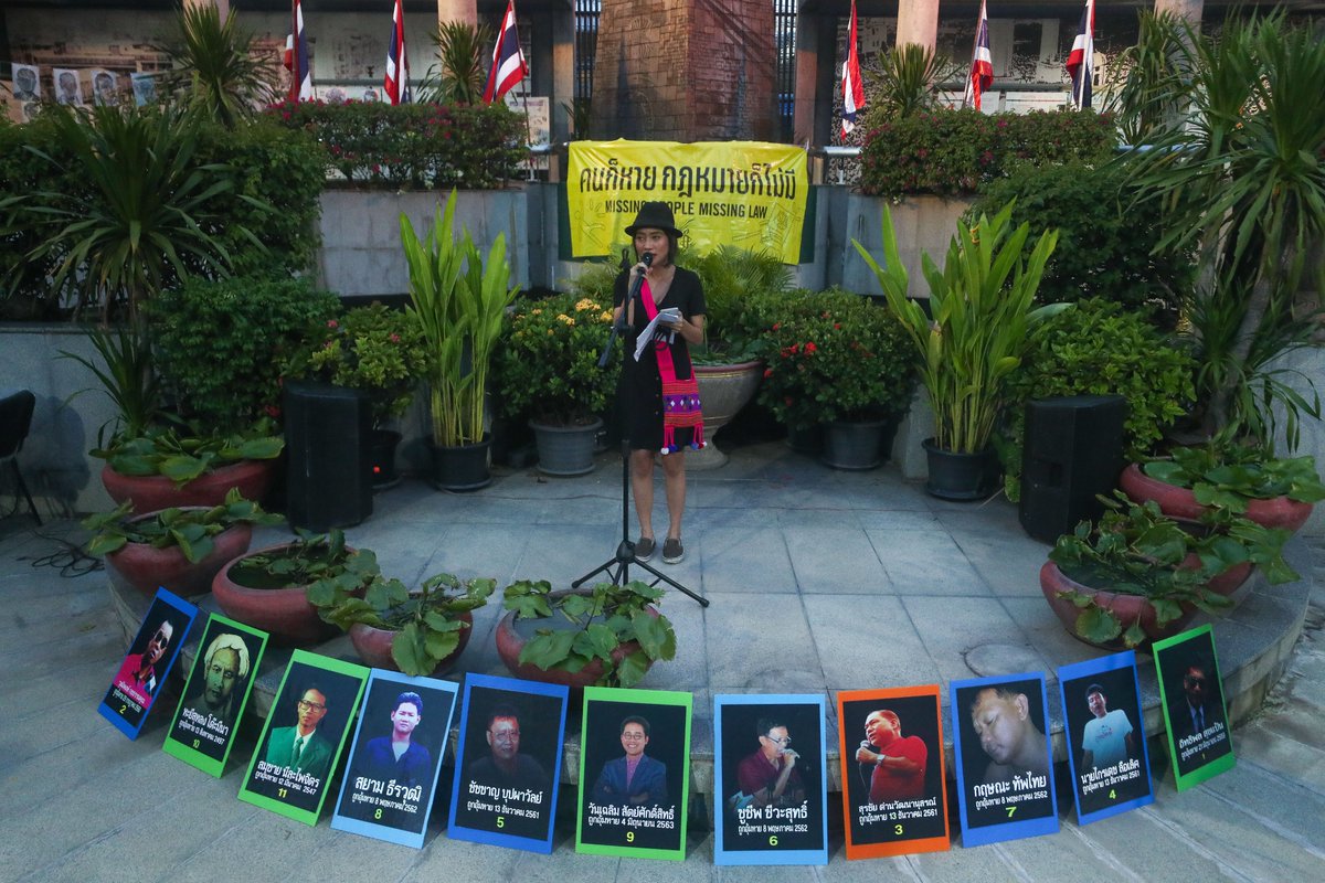 about_realframe's tweet photo. 30 สิงหาคมของทุกปีเป็น 'วันผู้สูญหายสากล' Amnesty International Thailand จัดกิจรรม 'คนต้องไม่หาย ออกกฎหมายต้องเป็นธรรม' กับการมี 'ร่าง พ.ร.บ. ป้องกันและปราบปรามการทรมานและการทำให้บุคคลสูญหาย' ของไทย พร้อมช่วยกับจับตาการแก้ไข พรบ.ฉบับนี้จาก สว. 
#วันผู้สูญหายสากล  
#REALFRAME https://t.co/ZgE5i68MEc