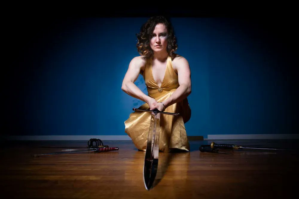BareBonesShakes's tweet photo. An all-female cast takes Henry V on road at the aptly-named Princess Avenue Playhouse https://t.co/xRIfC6SWTG https://t.co/fezkojLQxo