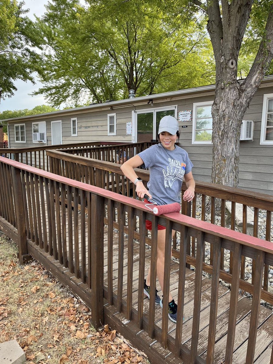HeartlandWay's tweet photo. A special thanks to the United Way of Reno County for organizing this year’s #CommunityWorkDay! The HCU Crew spent the morning painting, staining, and cleaning up at Central Christian School. #HeartlandWay https://t.co/Qxj1Gce2SB
