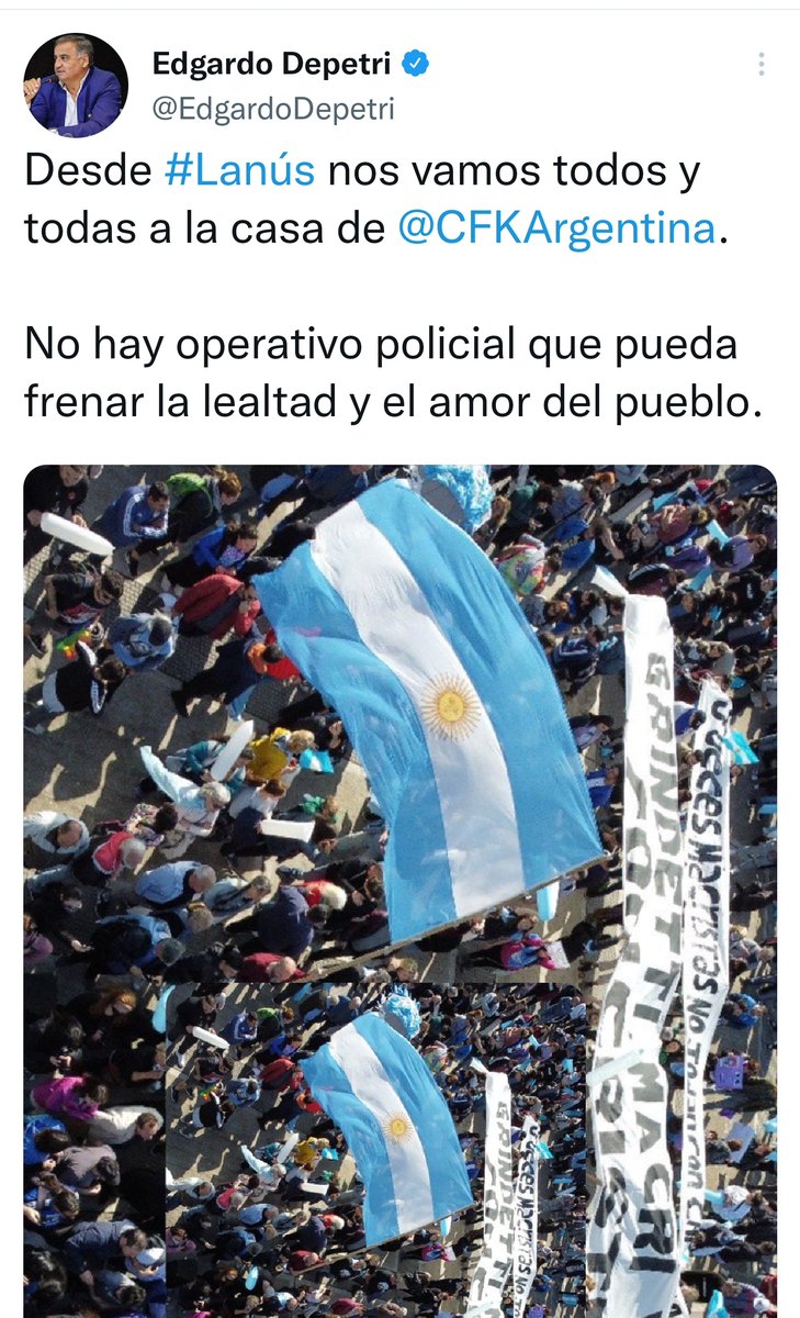 LanataPPT's tweet photo. 🔴PAPELÓN Poca gente apoyando a Cristina: Un funcionario debió truchar una foto cortandola y pegándola 3 veces para simular multitud 🤦🏻‍♂️ https://t.co/WxGdEmaIxJ