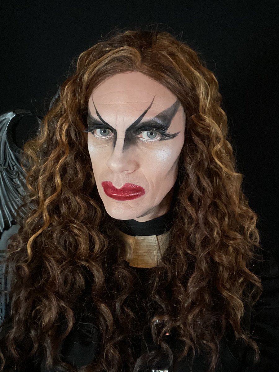 SadoPsychShow's tweet photo. Well, I don’t usually do Saturday sessions…but you’re teetering on da edge…and you kinda cute, so why not? #drsado #sadopsychiatrist https://t.co/CKiGYRWuGG