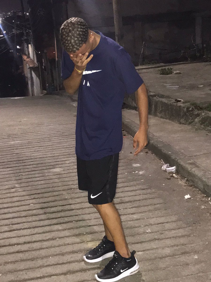 tavin1577's tweet photo. Pa mídia essa🖕🤴🏽 https://t.co/EMECVmD8lx