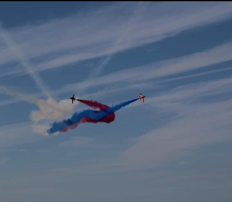 not seen a pic quite like it, thought I'd share, from Rhyl today @rafredarrows