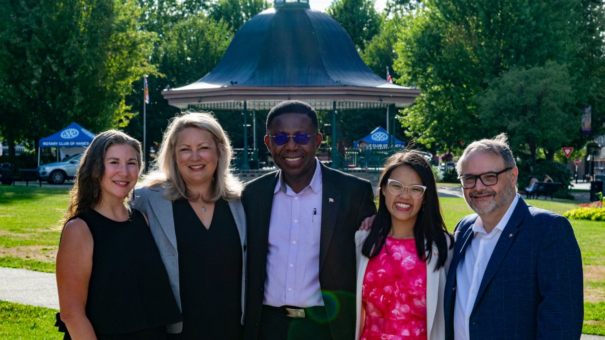 ABetterMR's tweet photo. A #BetterMapleRidge is only possible when we work together for all the people of #MapleRidge.
Dan Ruimy for Mayor
Korleen Carreras for Council
Onyeka Dozie for Council
Sunny Schiller for Council
Jenny Tan for Council
https://t.co/m9vwuOvscV https://t.co/92SaisEB2K
