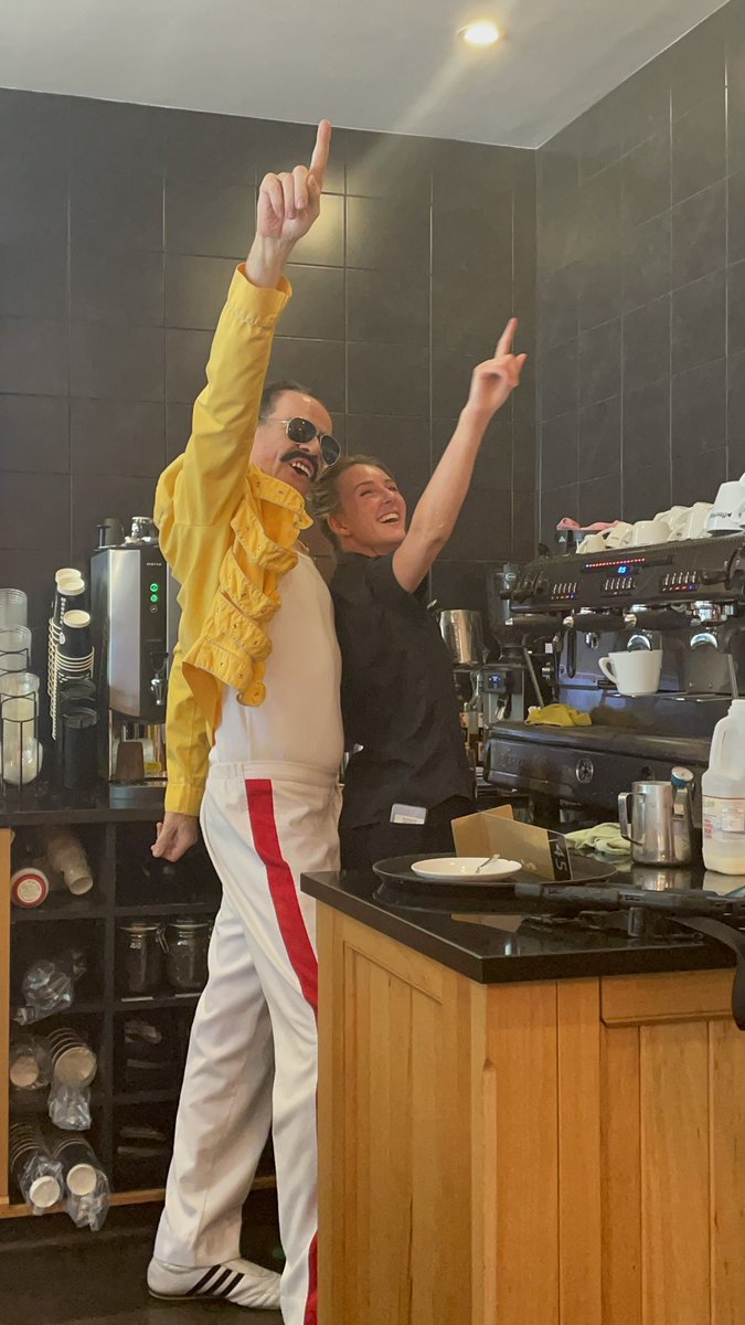 Huytonvilcentre's tweet photo. Our Summer Events ended with a bang 🙌🏻 @KnowsleyCouncil @Knowsley_Leader @RoguesRascals @ExploreLpool #lastdayofsummerevents #knowsleysummervibes #summerfuninhuytonvillage #summerfun #loveevents #batman #ghostbusters #freddymercury #osbornes https://t.co/iOGKM6Tvcm
