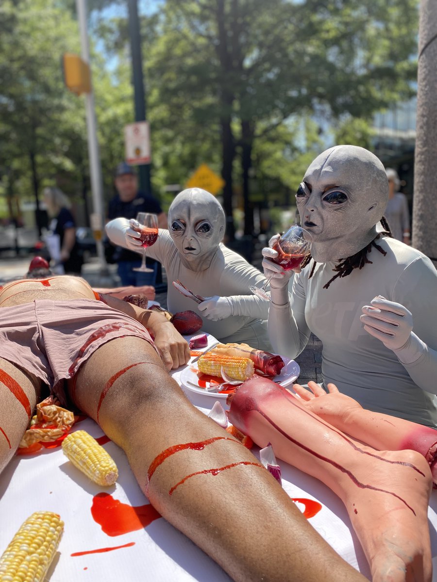 peta's tweet photo. We’re SO proud of our organic, free-range human farm &amp; slaughterhouse 👽 🔪 🥩 We treat our human livestock like family ❤️ Is slaughtering them easy? No, but we do it for the love of REAL human burgers and human bacon 🍔 🥓 https://t.co/NscntOrYZ0